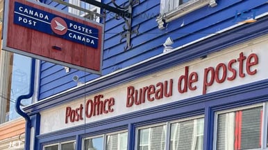 canada-post-office-in-small-town